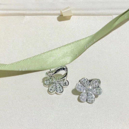 [Cadisa]FRIVOLE SILVER FLOWER DIAMOND EARRINGS