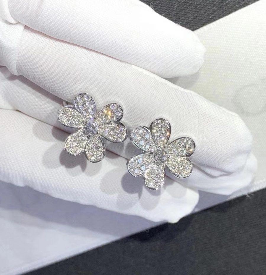 [Cadisa]FRIVOLE SILVER FLOWER DIAMOND EARRINGS