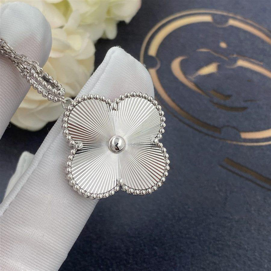 [Cadisa]CLOVER 25MM SILVER BIG CLOVER NECKLACE