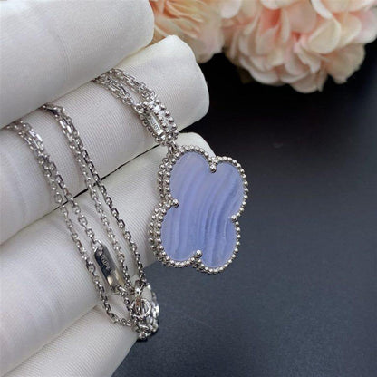 [Cadisa]CLOVER SILVER CHALCEDONY BIG CLOVER NECKLACE