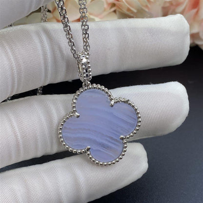 [Cadisa]CLOVER SILVER CHALCEDONY BIG CLOVER NECKLACE