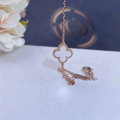 [Cadisa]CLOVER WHITE MOP SINGLE FLOWER BRACELET