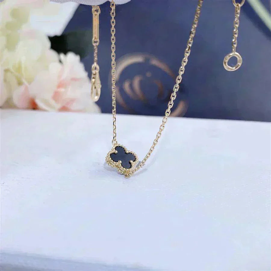 [Cadisa]CLOVER ONYX SINGLE FLOWER BRACELET