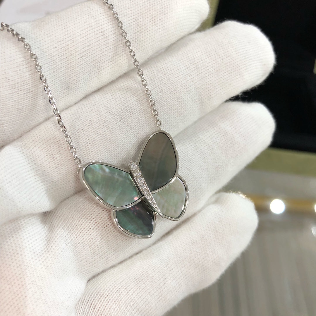 [Cadisa]LARGE BUTTERFLY SILVER PENDANT DIAMOND NECKLACE