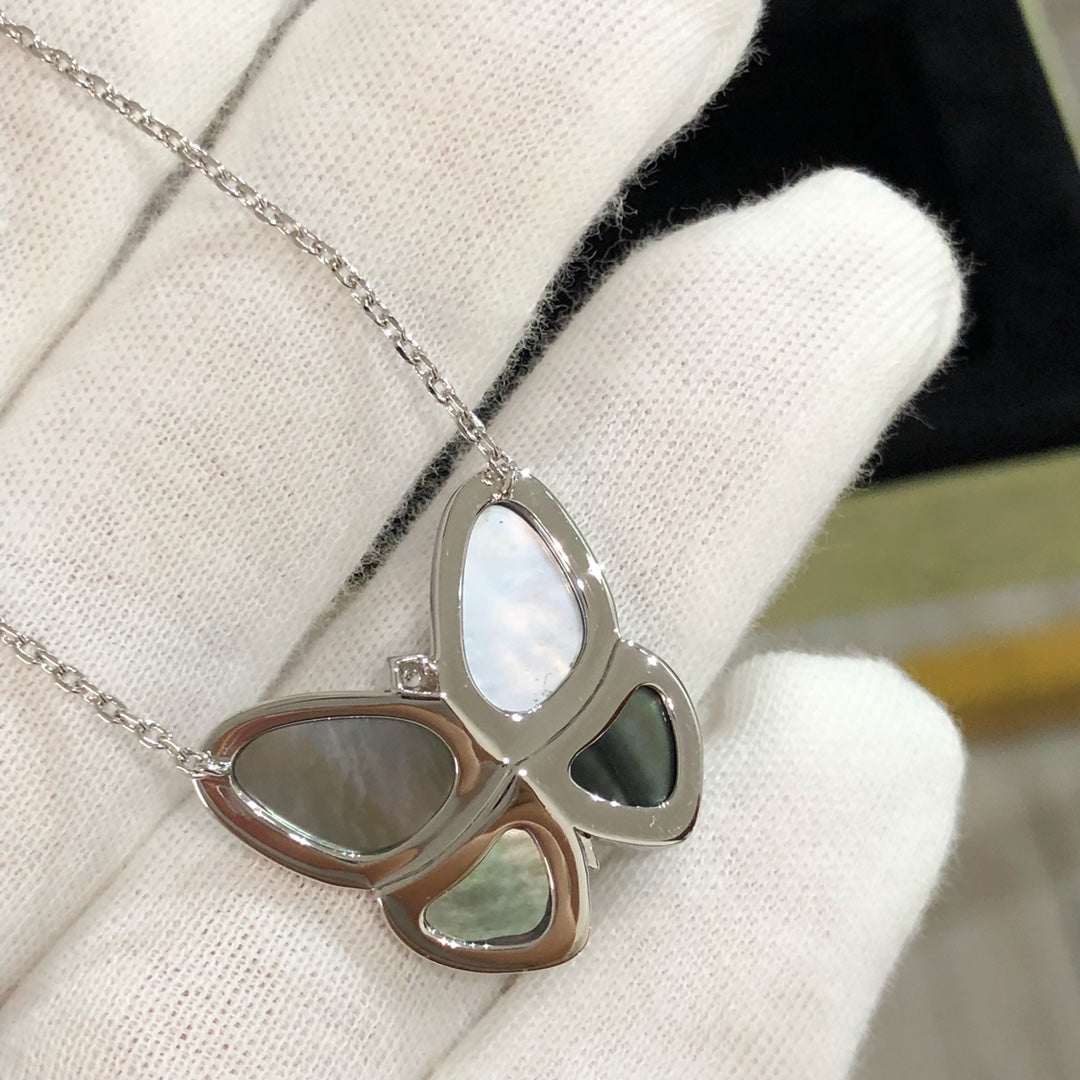 [Cadisa]LARGE BUTTERFLY SILVER PENDANT DIAMOND NECKLACE