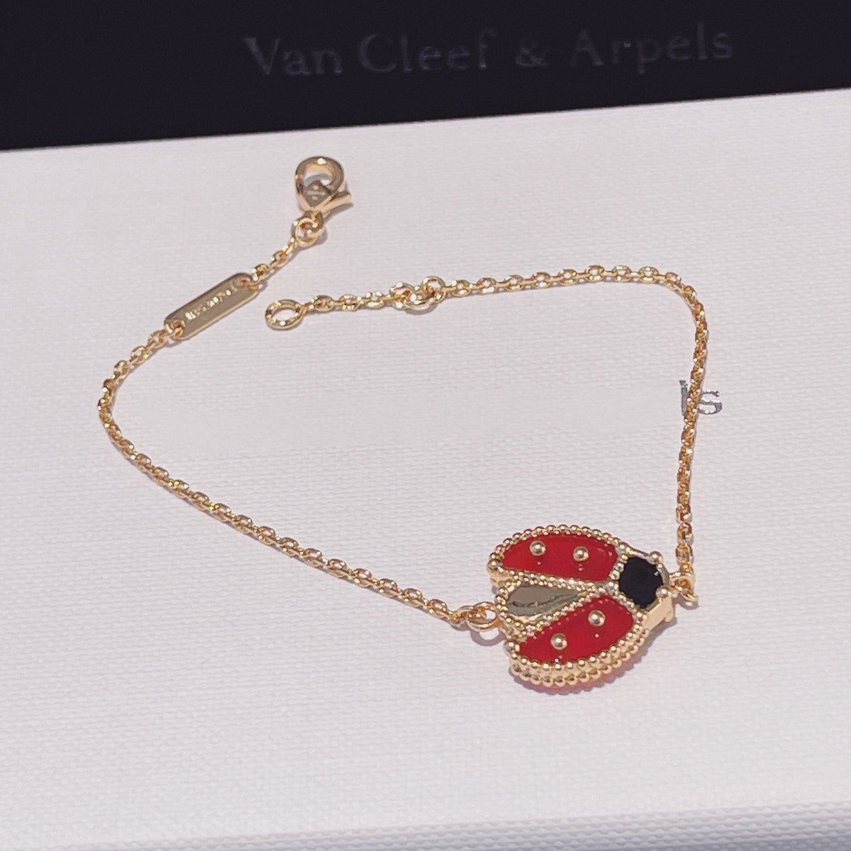 [Cadisa]LUCKY SPRING 1 MOTIF PINK GOLD BRACELET