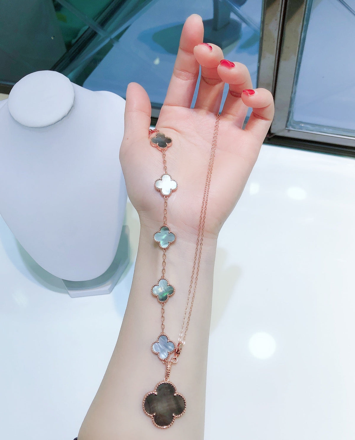 [Cadisa]COMBINED BRACELET 5 MOTIFS AND NECKLACE DARK MOP ROSE GOLD