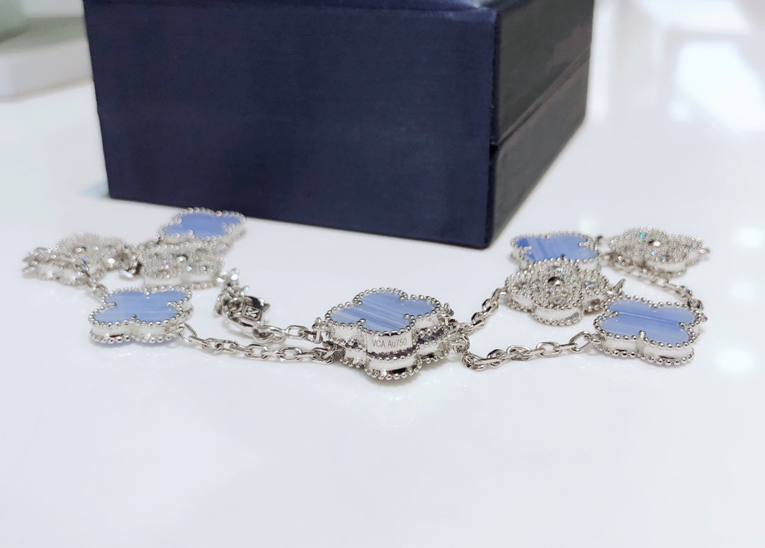 [Cadisa]CLOVER 10 MOTIFS CHALCEDONY DIAMONDS SILVER NECKLACE