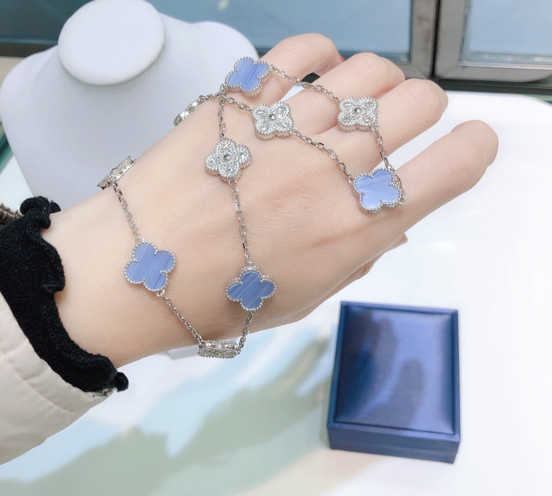 [Cadisa]CLOVER 10 MOTIFS CHALCEDONY DIAMONDS SILVER NECKLACE