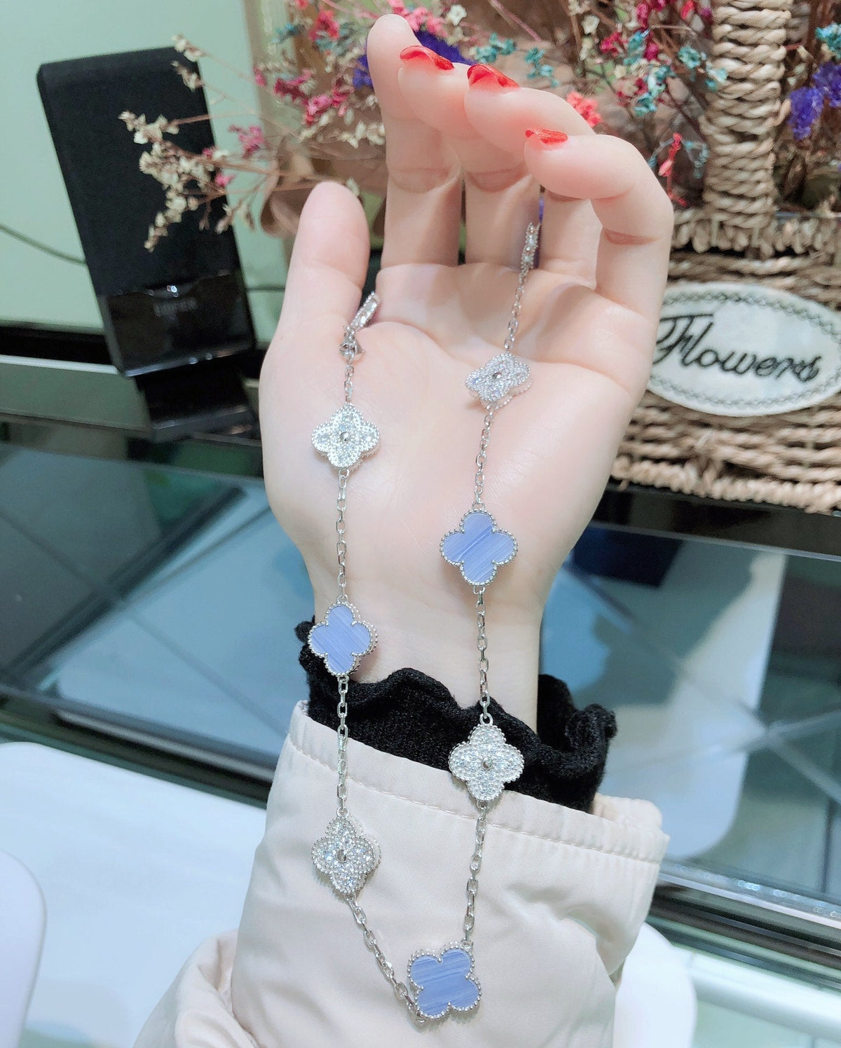 [Cadisa]CLOVER 10 MOTIFS CHALCEDONY DIAMONDS SILVER NECKLACE