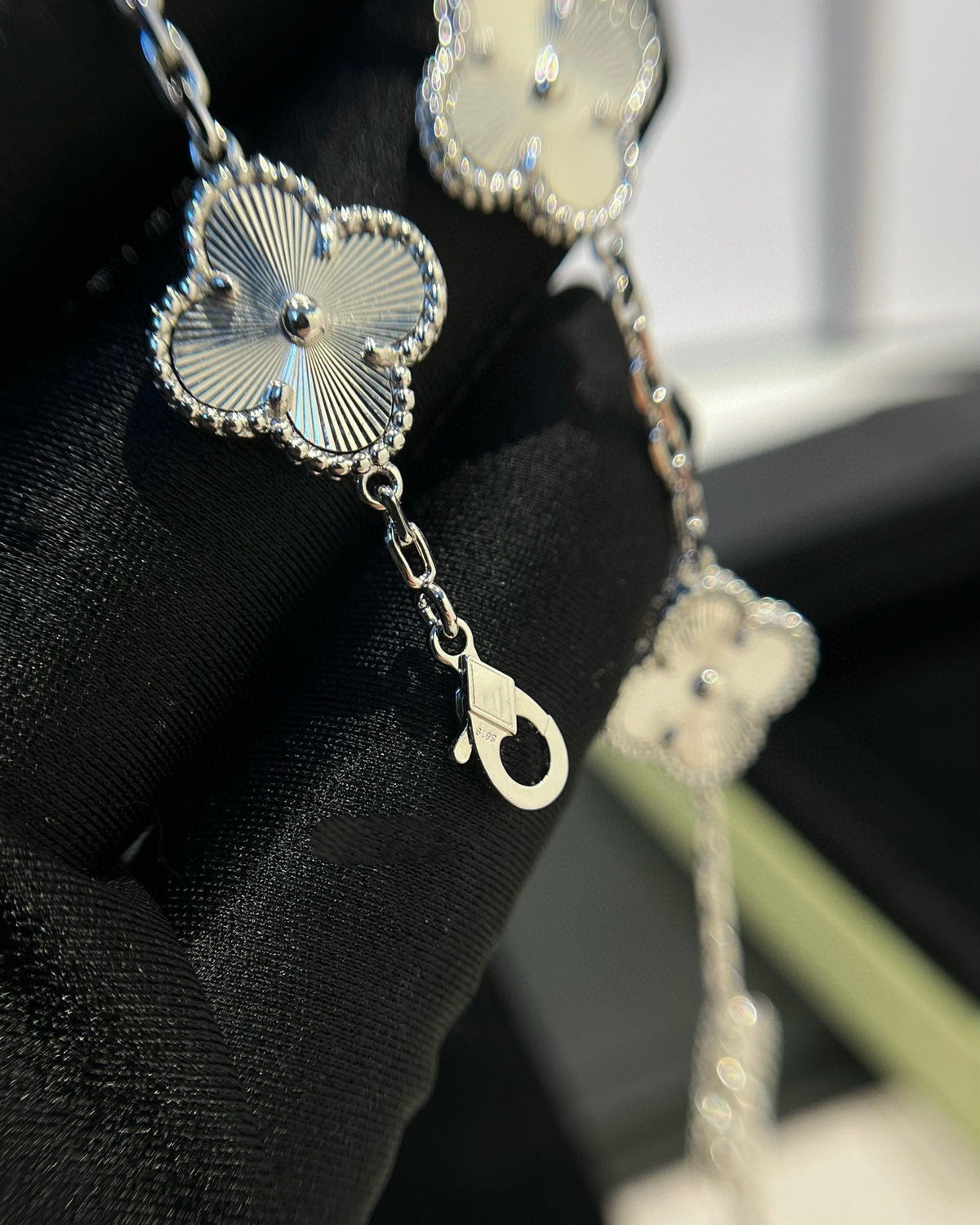 [Cadisa] CLOVER 5 MOTIF LASER BRACELET COLLECTION