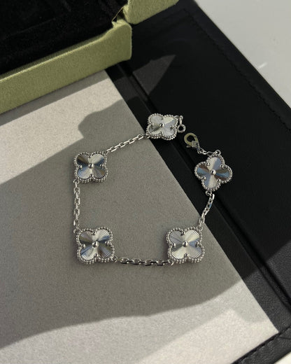 [Cadisa] CLOVER 5 MOTIF LASER BRACELET COLLECTION